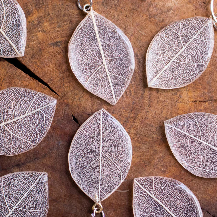 Floral resin Avery - Fairy Leaf Necklace