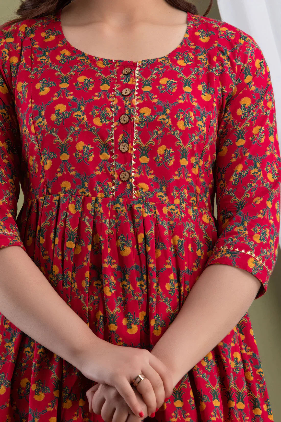 MOMKINS Red Small Floral Print Cotton Maternity Feeding Kurti