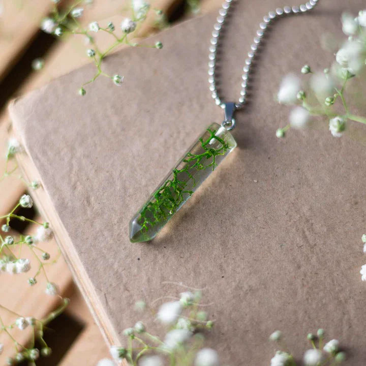 Floral resin Evergreen Necklace