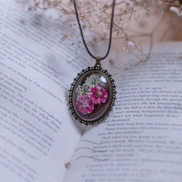 Floral resin Frilly Flower Victorian Necklace